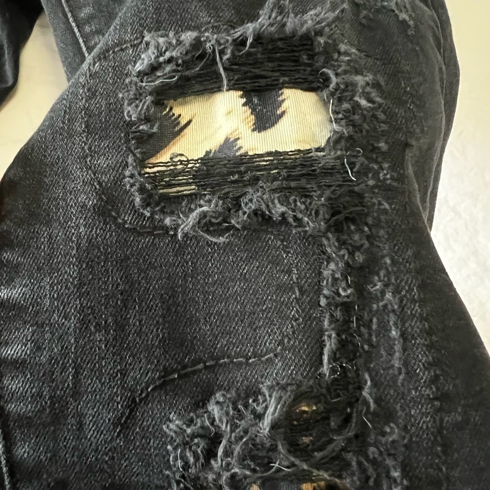 Judy Blue Skinny Fit Womens Size 26 Black Distressed Cheetah Mid Rise Jeans. - Picture 2 of 8